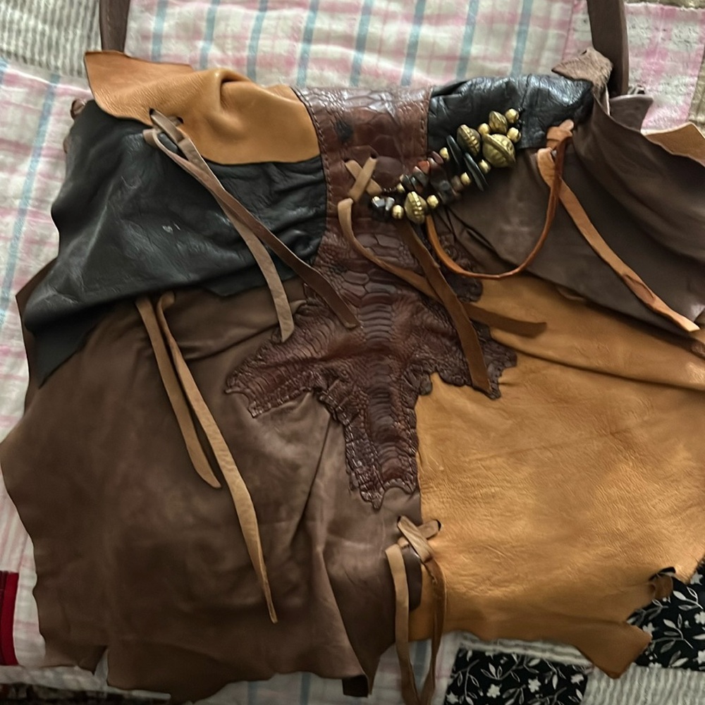 ERDA purse with ostrich foot   Like new condition